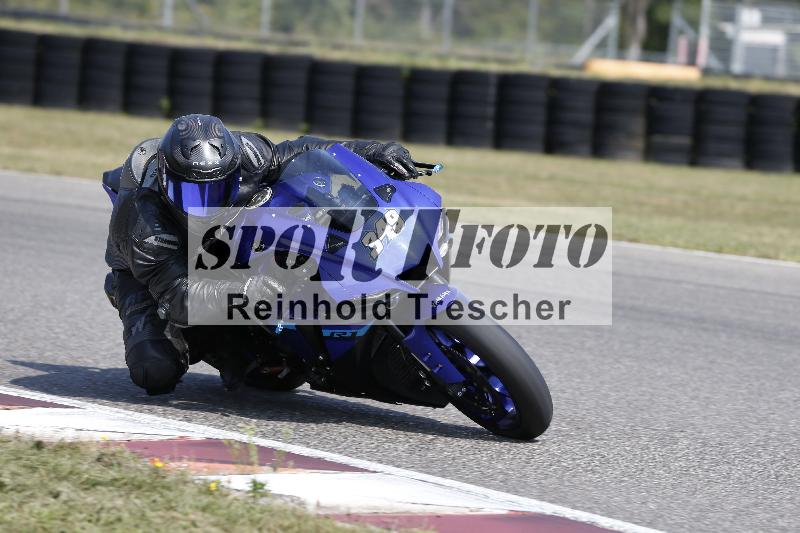 Archiv-2025/49 26.08.2025 Cornu Master School ADR/rot-rouge/349